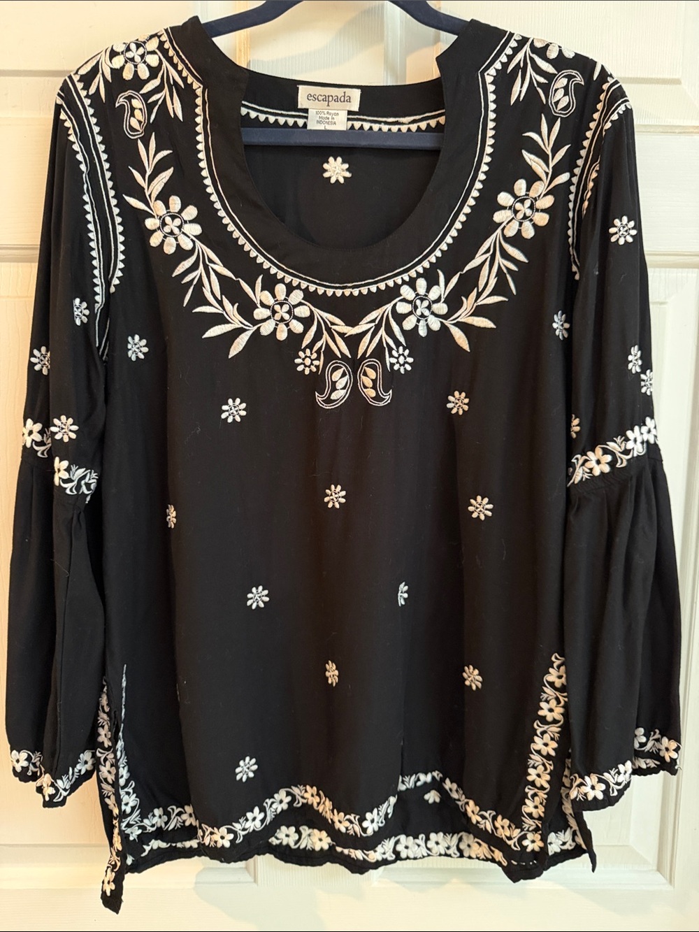 escapada Black Tunic with White Floral Embroidery